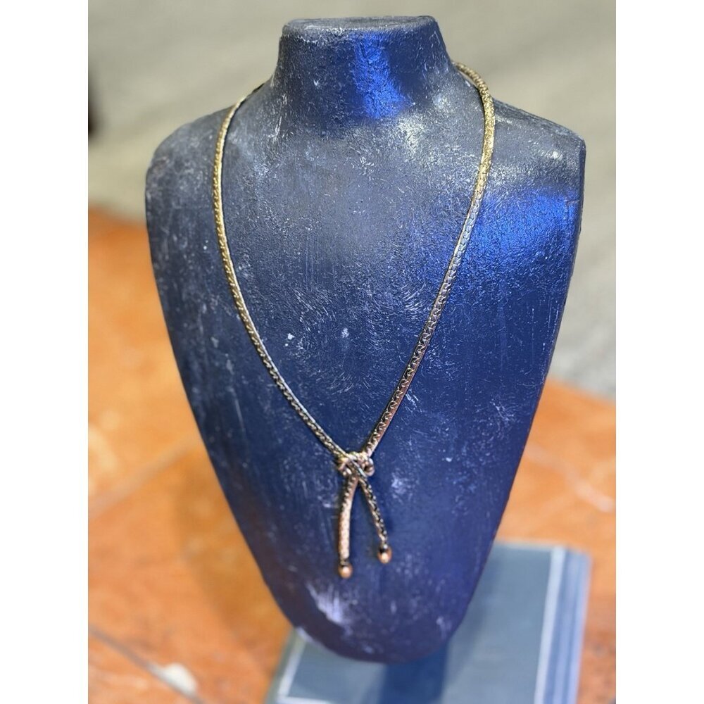 SARAH COVENTRY LARIAT STYLE FLAT CURB GOLD CHAIN LOVERS KNOT PENDANT NECKLACE EU - Picture 2 of 8